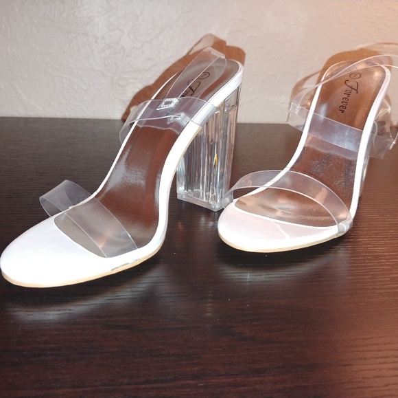 Shoes - 🆕Diamond 💎White Clear Block Heels